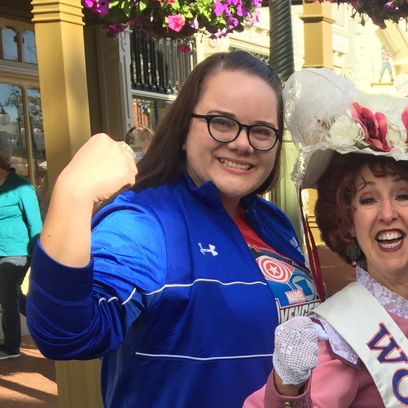 Meet your Posher, Heather - Picture 1 of 1